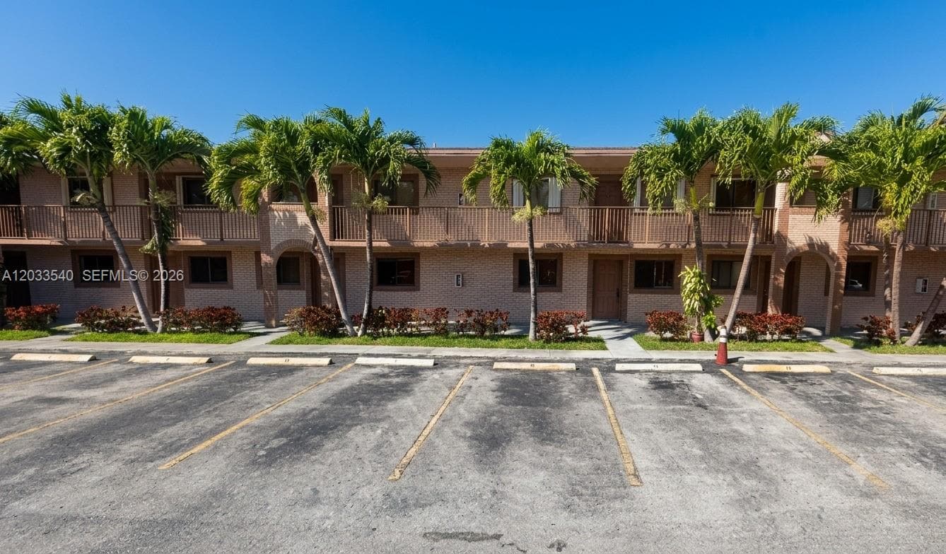 2348 W 56th St # 19, Hialeah FL 33016 — 10