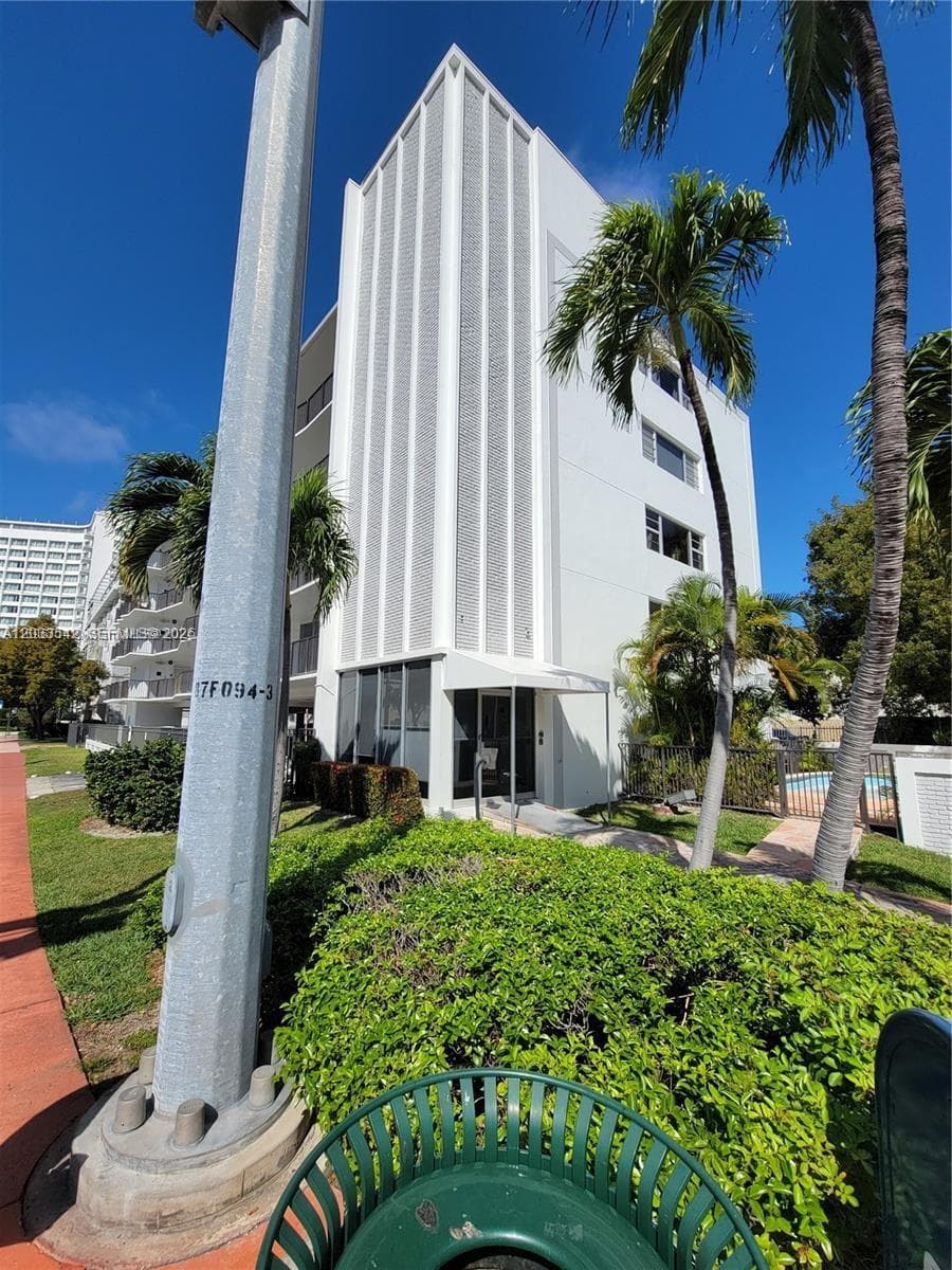 1100 Alton Rd # 3C, Miami Beach FL 33139 — 22