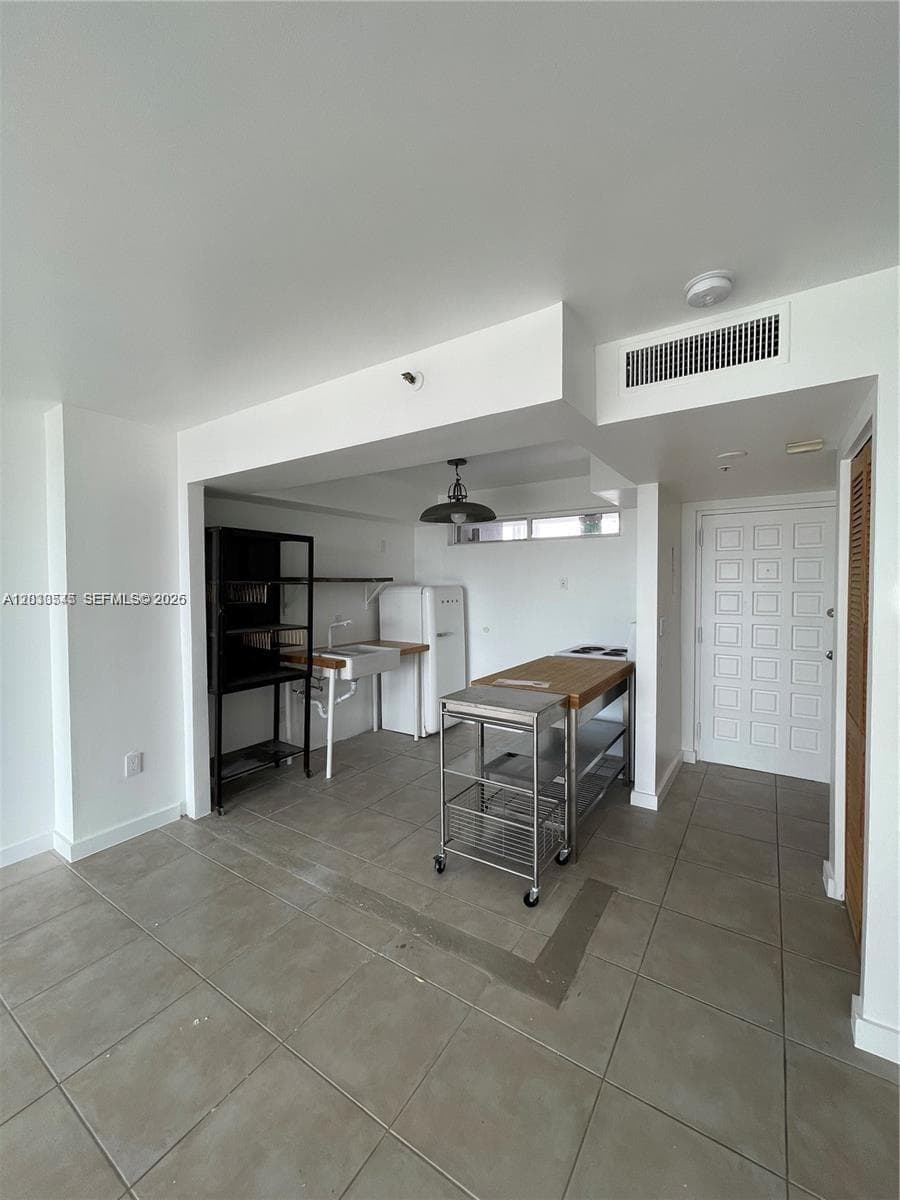700 NE 63rd St # D606, Miami FL 33138 — 3