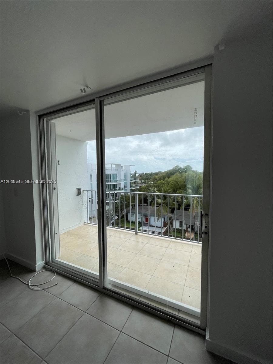 700 NE 63rd St # D606, Miami FL 33138 — 10