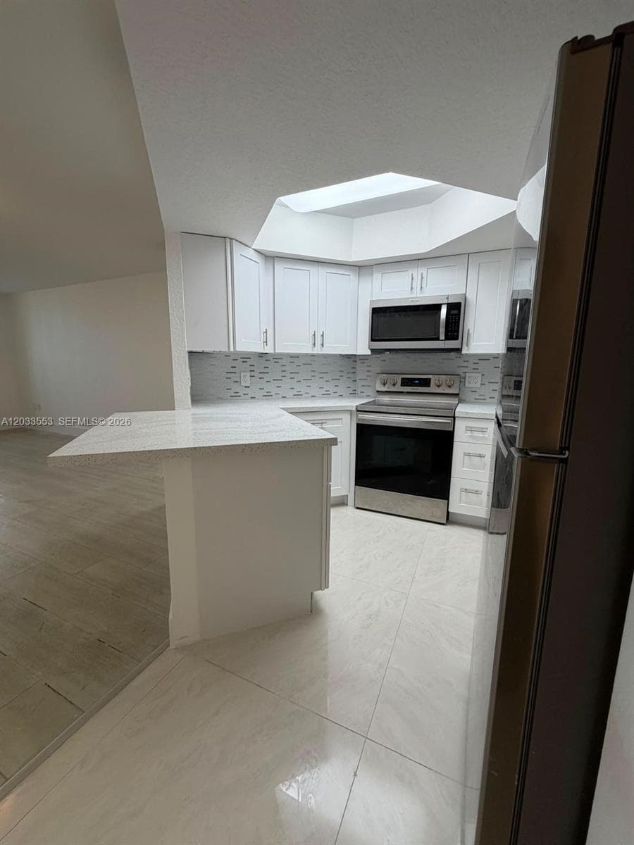 8235 Lake Dr # 502, Doral FL 33166 — 2