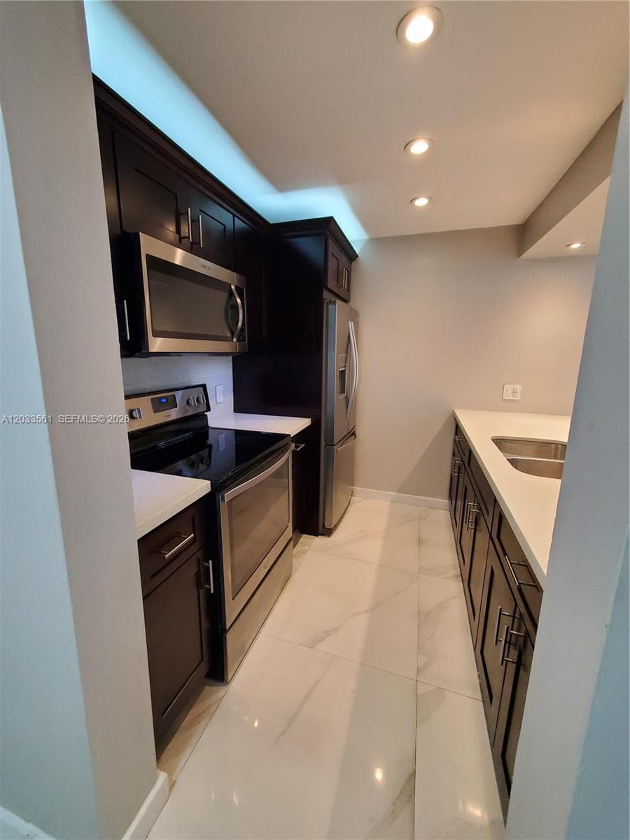 8160 Geneva Ct # 303, Doral FL 33166 — 3