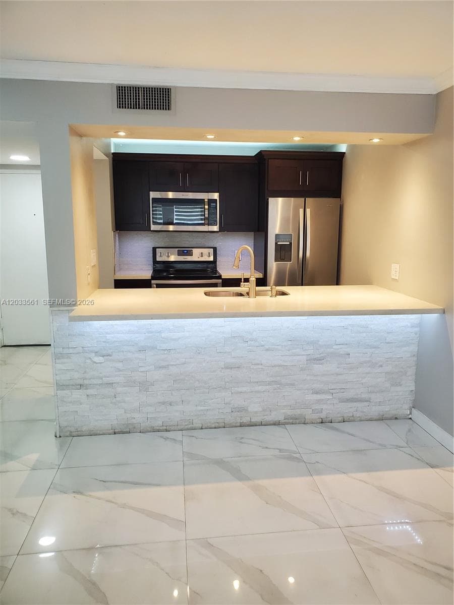 8160 Geneva Ct # 303, Doral FL 33166 — 5