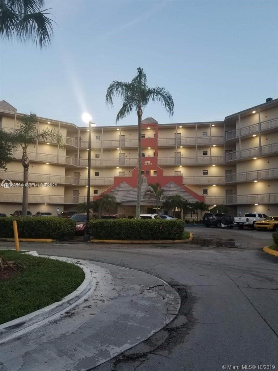 8160 Geneva Ct # 303, Doral FL 33166 — 18
