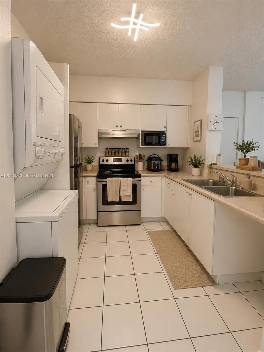 5091 NW 7th St # 906, Miami FL 33126 — 13
