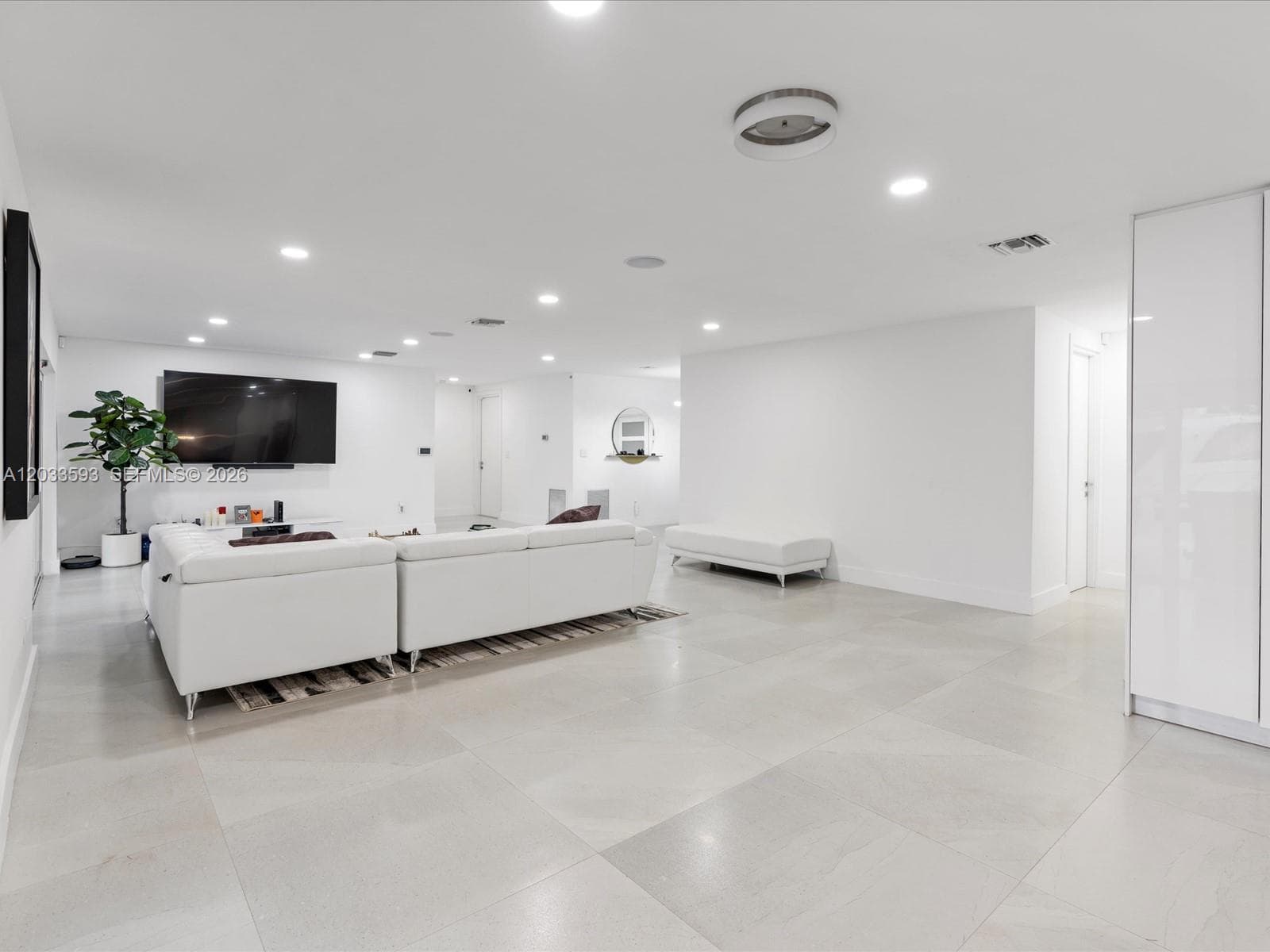 3325 NE 167th St # 3325, North Miami Beach FL 33160 — 5