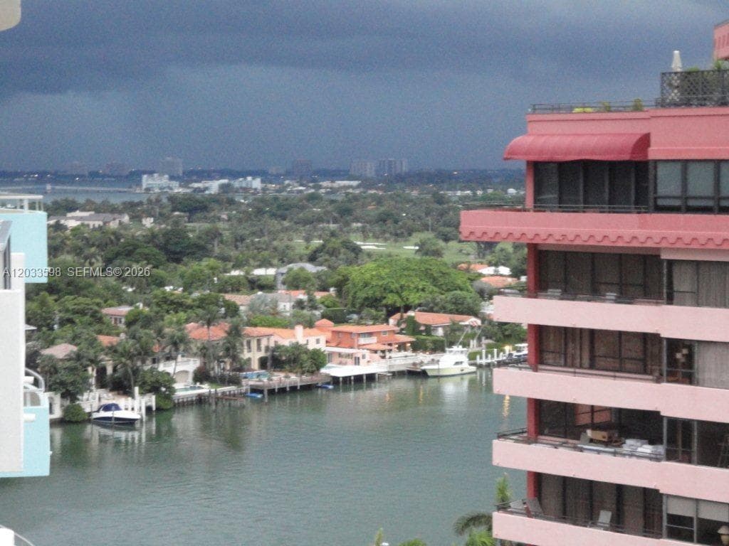 5161 Collins Ave # 1702, Miami Beach FL 33140 — 6