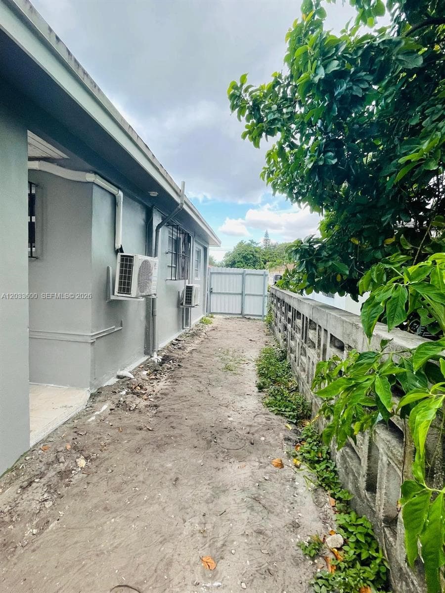 2437 NW 98th St, Miami FL 33147 — 4