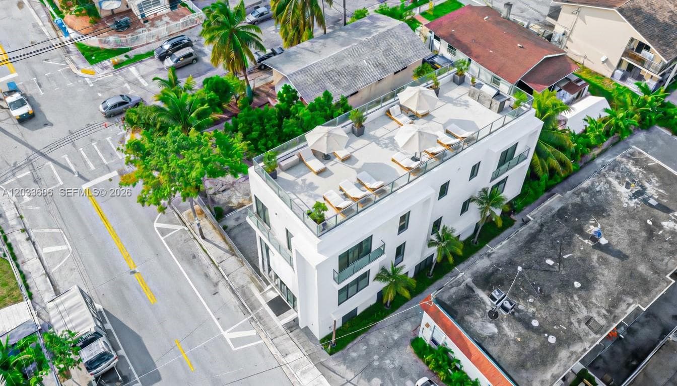 1267 NW 3rd St, Miami FL 33125 — 8
