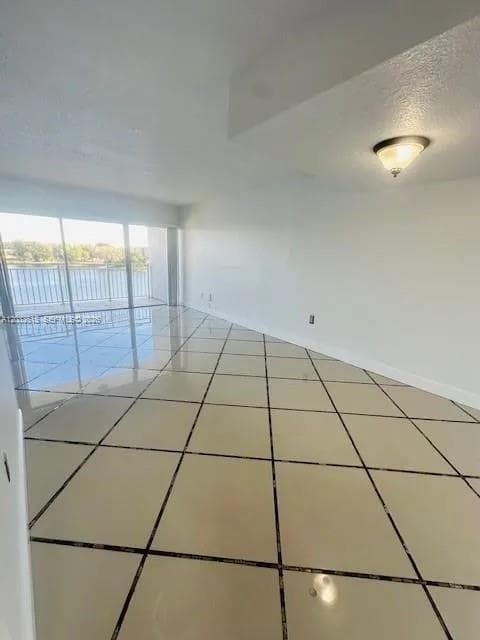9351 Fontainebleau Blvd # B409, Miami FL 33172 — 2