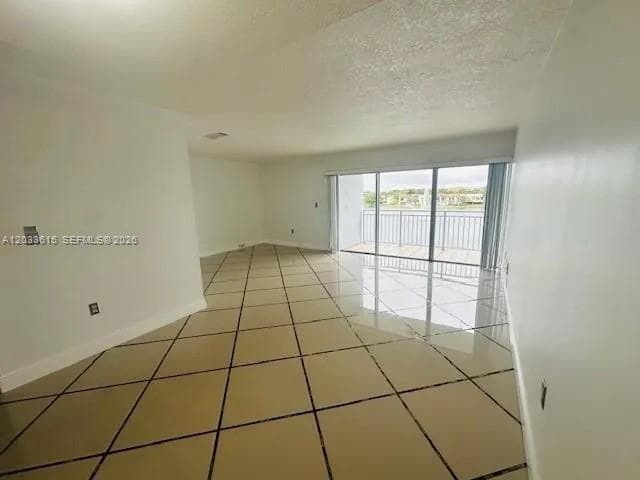9351 Fontainebleau Blvd # B409, Miami FL 33172 — 1