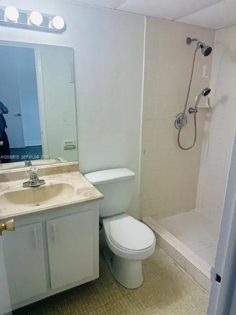 9351 Fontainebleau Blvd # B409, Miami FL 33172 — 8