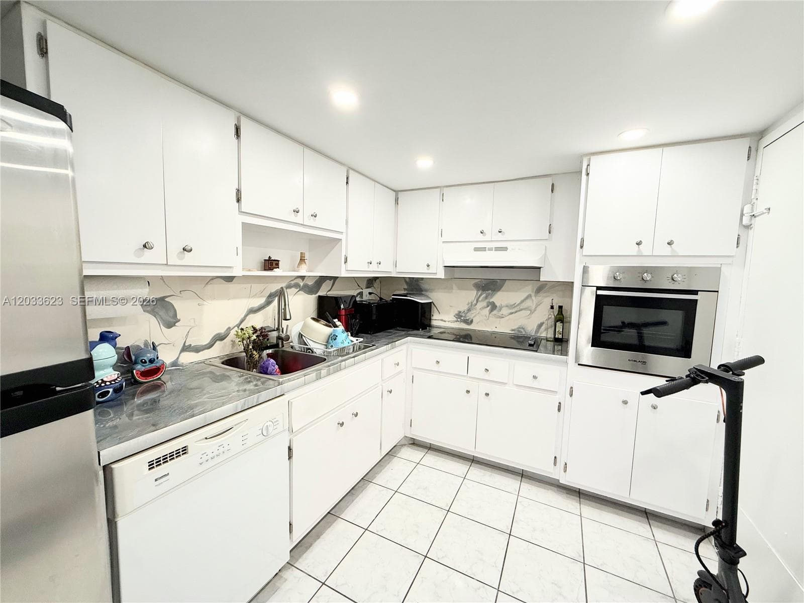 400 Kings Point Dr # 928, Sunny Isles Beach FL 33160 — 17