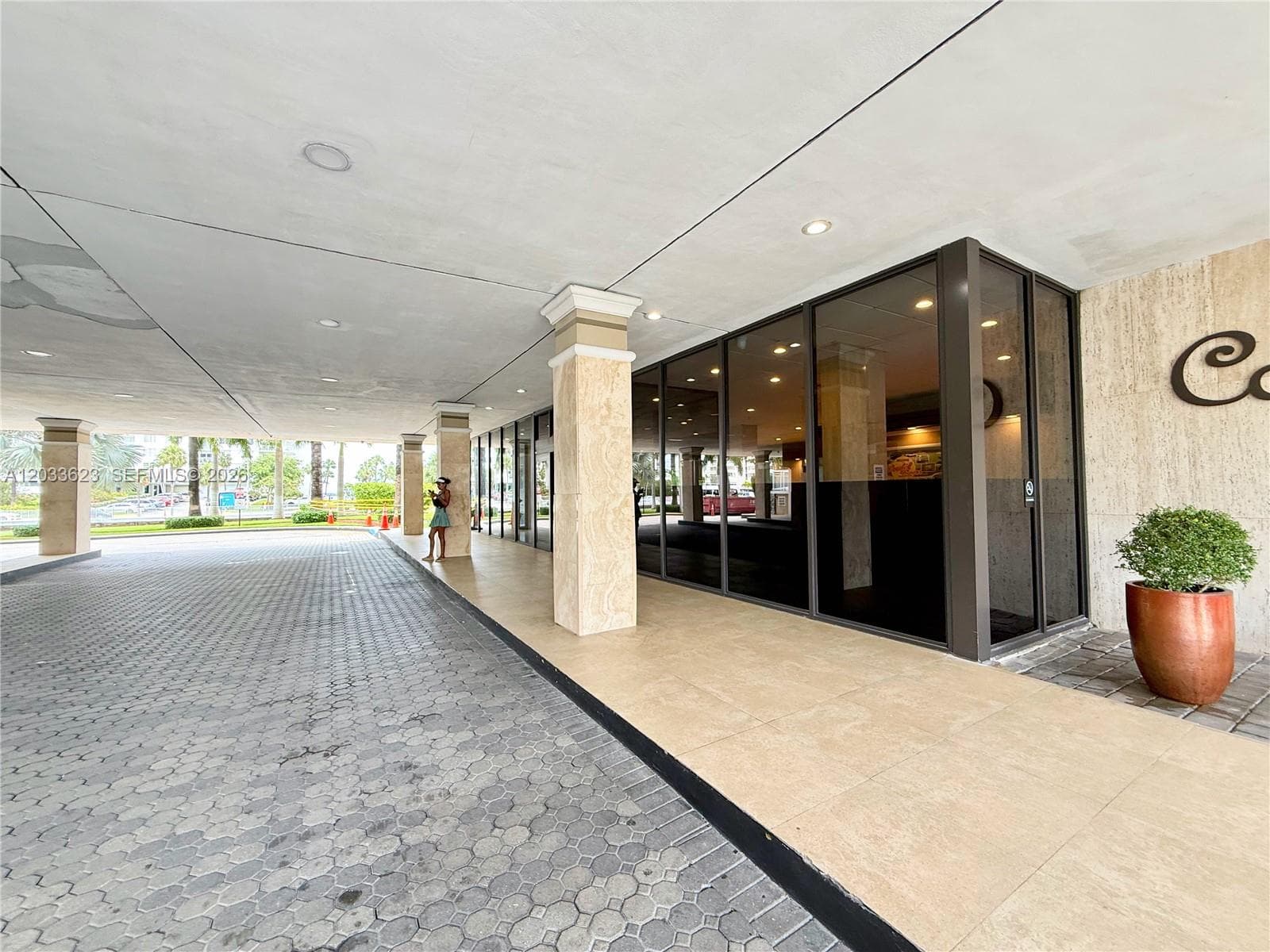 400 Kings Point Dr # 928, Sunny Isles Beach FL 33160 — 35