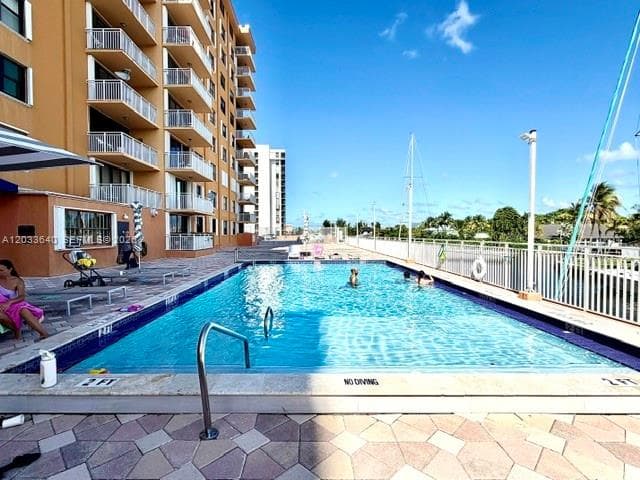 2450 NE 135th St # 704, North Miami FL 33181 — 2