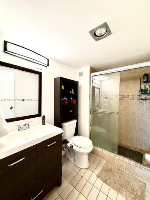 2450 NE 135th St # 704, North Miami FL 33181 — 17