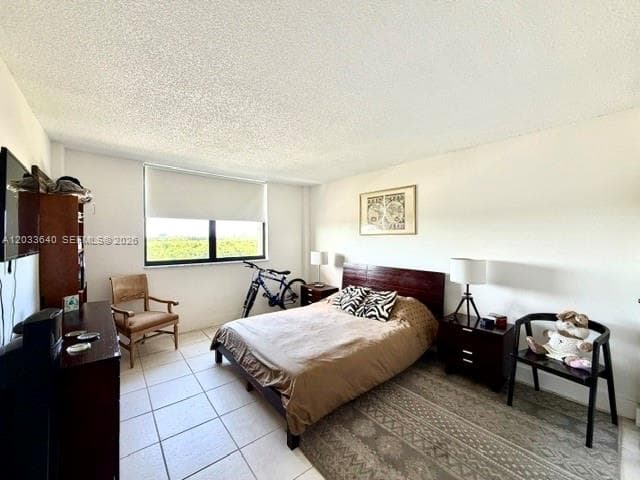 2450 NE 135th St # 704, North Miami FL 33181 — 16