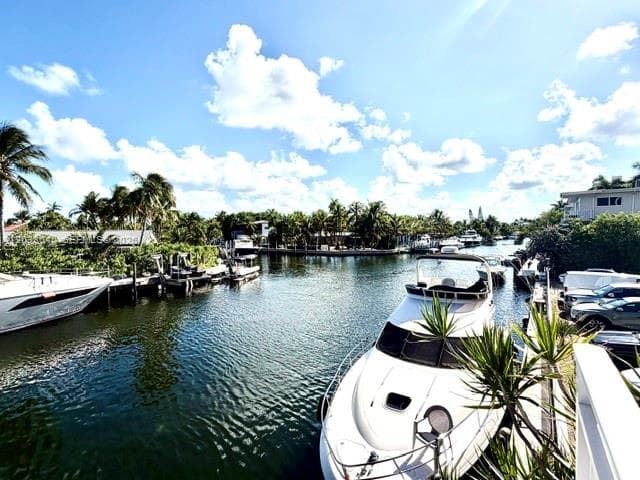2450 NE 135th St # 704, North Miami FL 33181 — 4