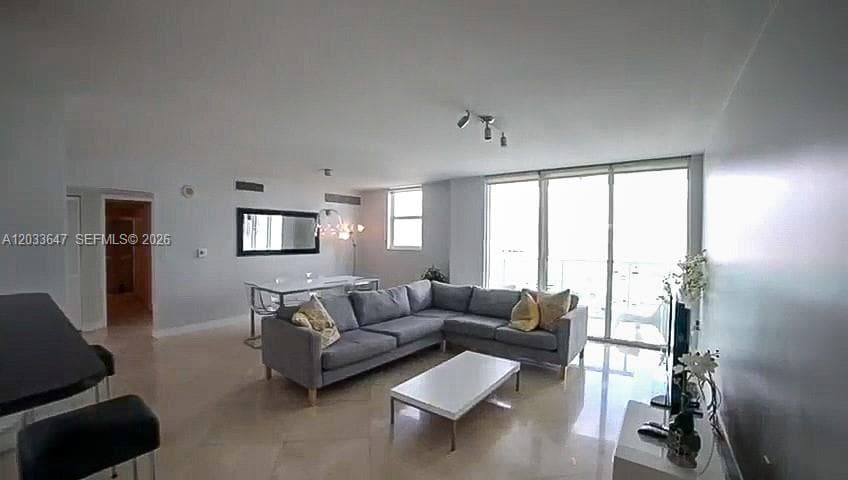 31 SE 5th St # 2001, Miami FL 33131 — 2