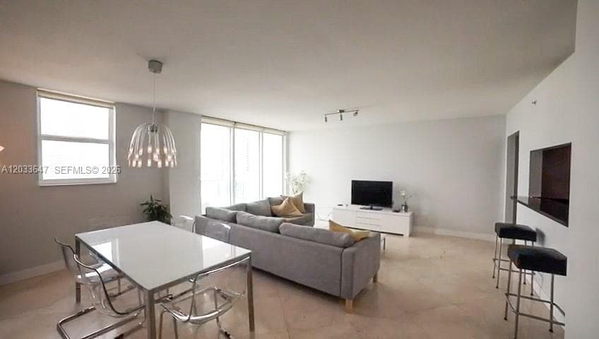 31 SE 5th St # 2001, Miami FL 33131 — 3