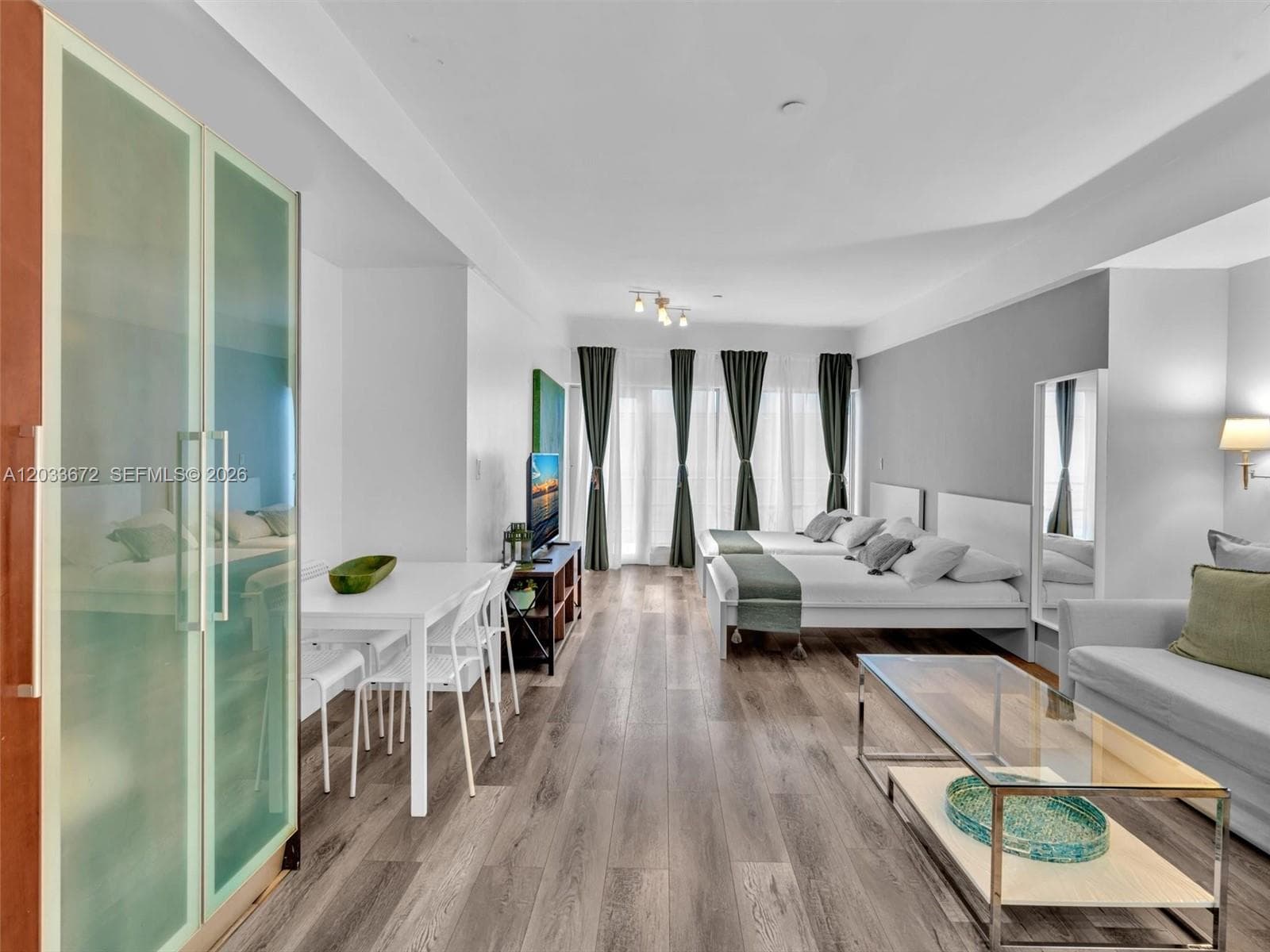 1052 Ocean Dr # C203, Miami Beach FL 33139 — 17