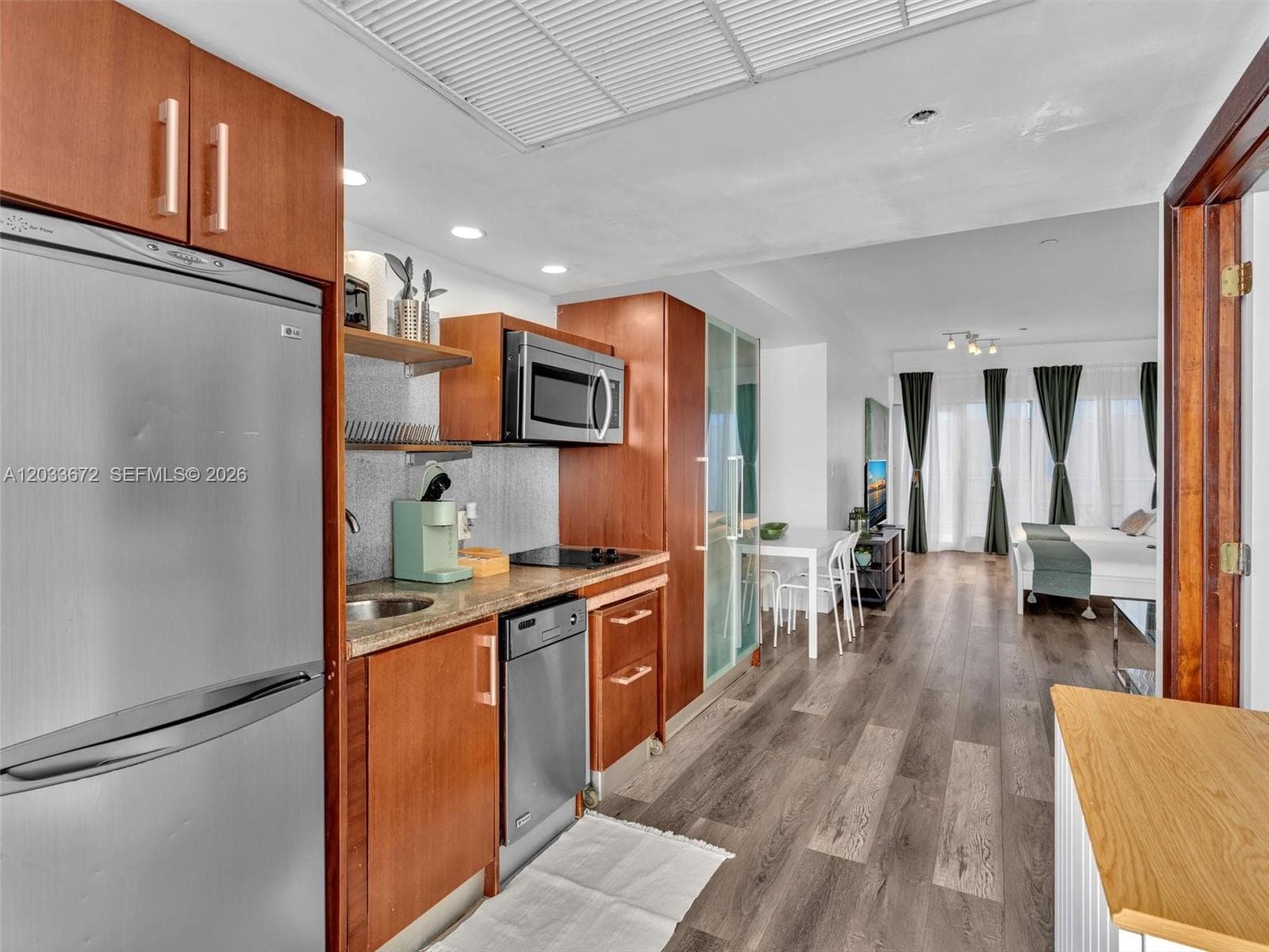 1052 Ocean Dr # C203, Miami Beach FL 33139 — 7