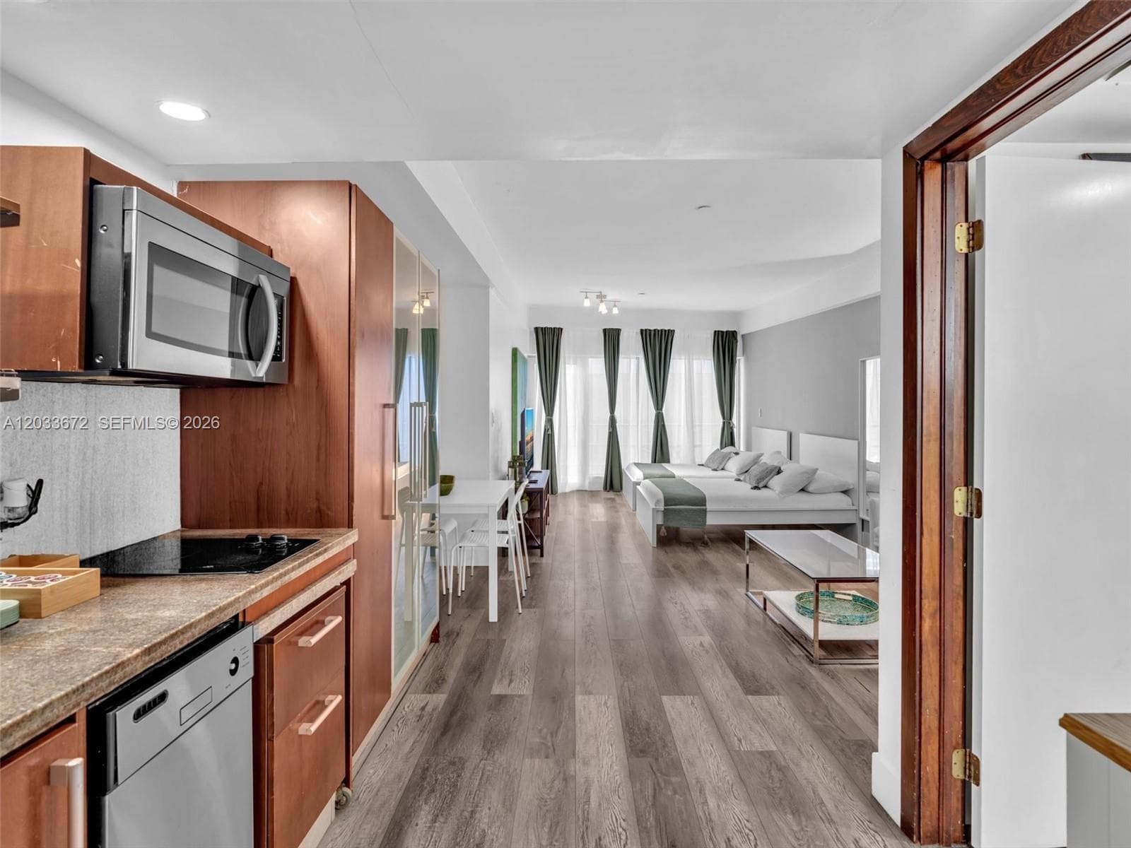 1052 Ocean Dr # C203, Miami Beach FL 33139 — 1