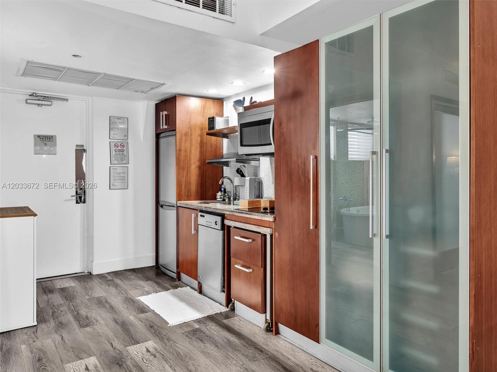 1052 Ocean Dr # C203, Miami Beach FL 33139 — 9