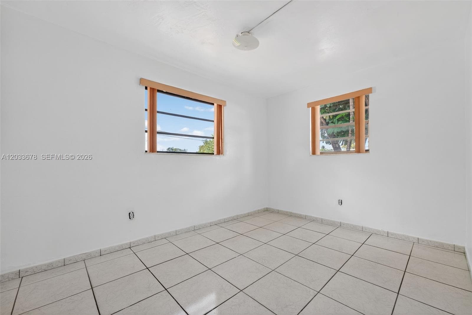 20 E 52nd Pl, Hialeah FL 33013 — 16