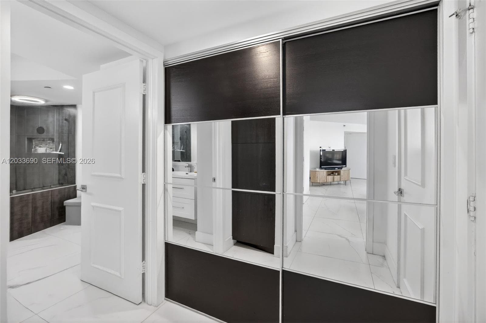 1000 Island Blvd # 1410, Aventura FL 33160 — 36