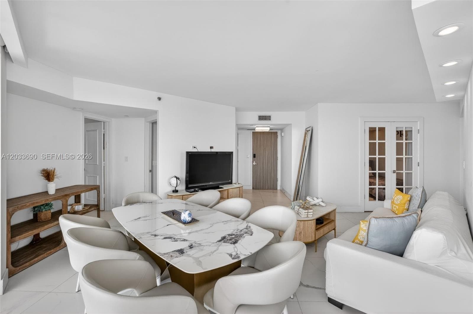 1000 Island Blvd # 1410, Aventura FL 33160 — 5