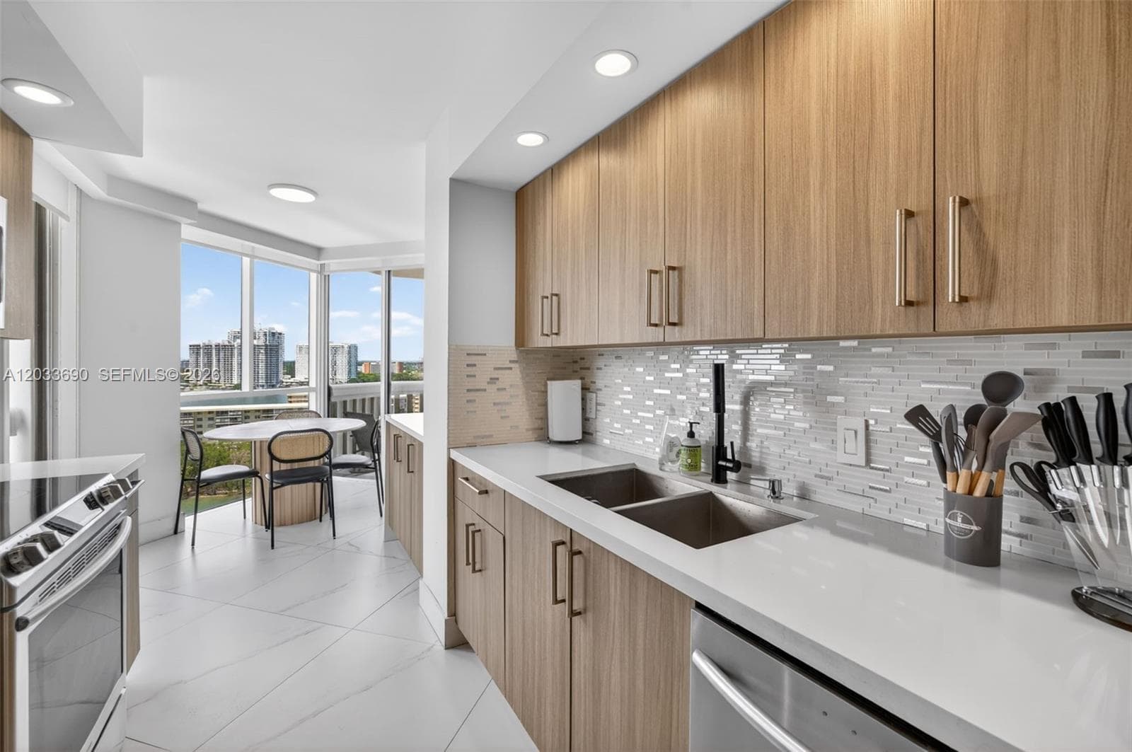 1000 Island Blvd # 1410, Aventura FL 33160 — 11