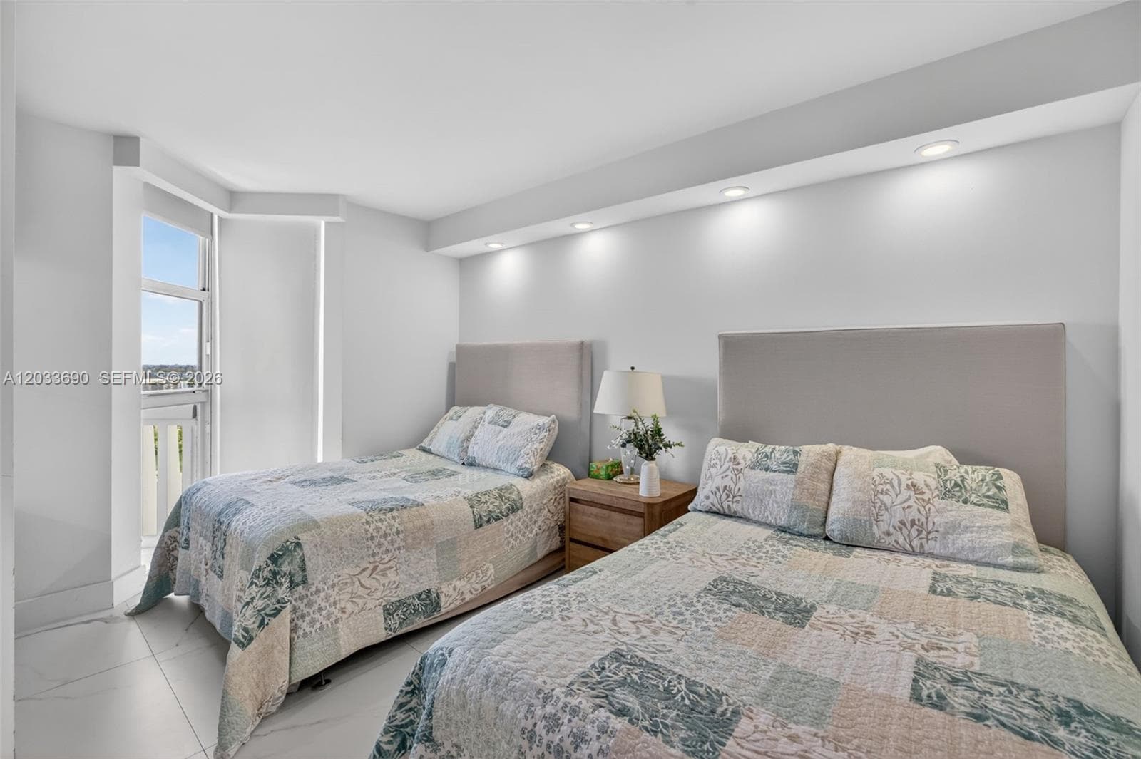 1000 Island Blvd # 1410, Aventura FL 33160 — 44