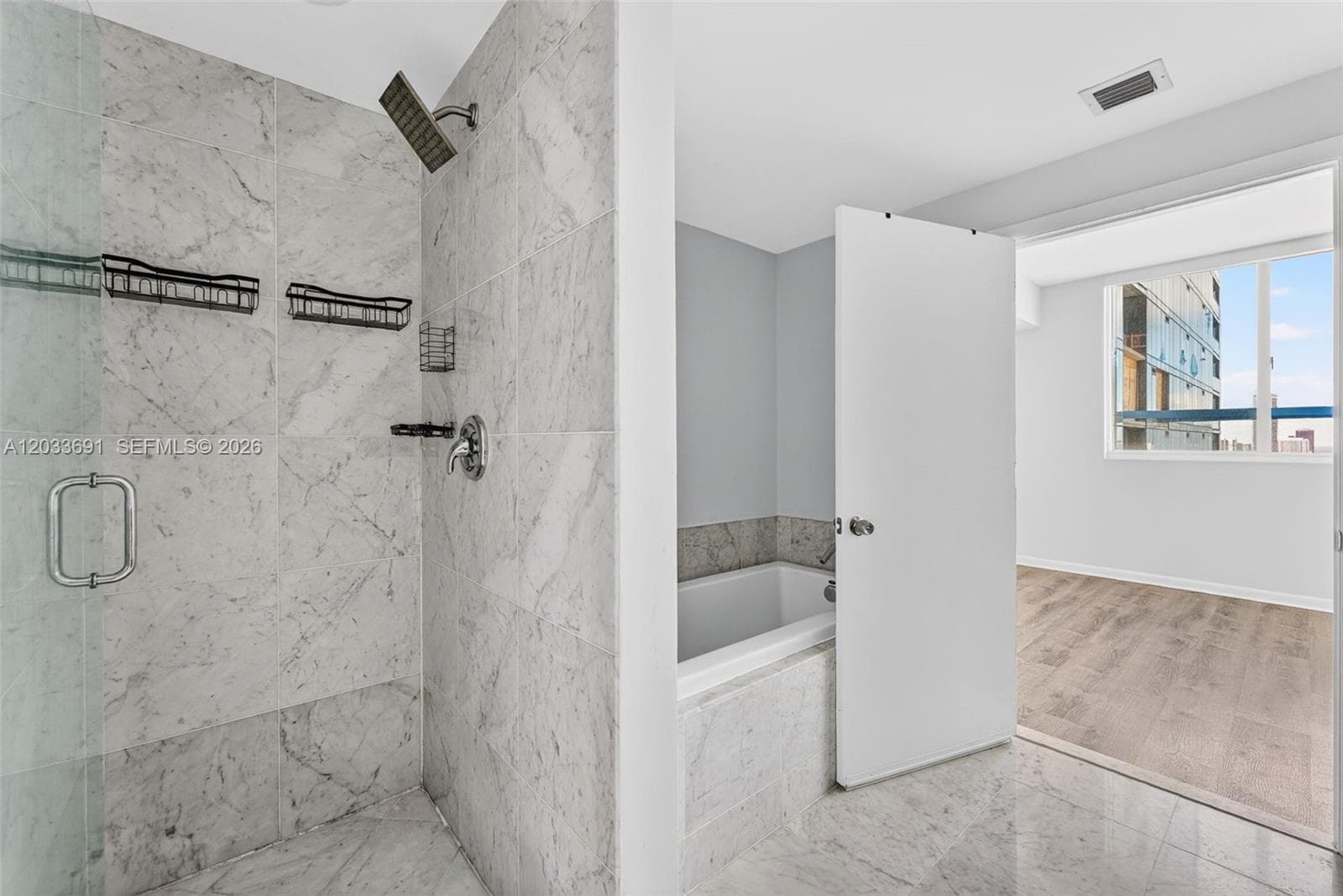 244 Biscayne Blvd # 3702, Miami FL 33132 — 10