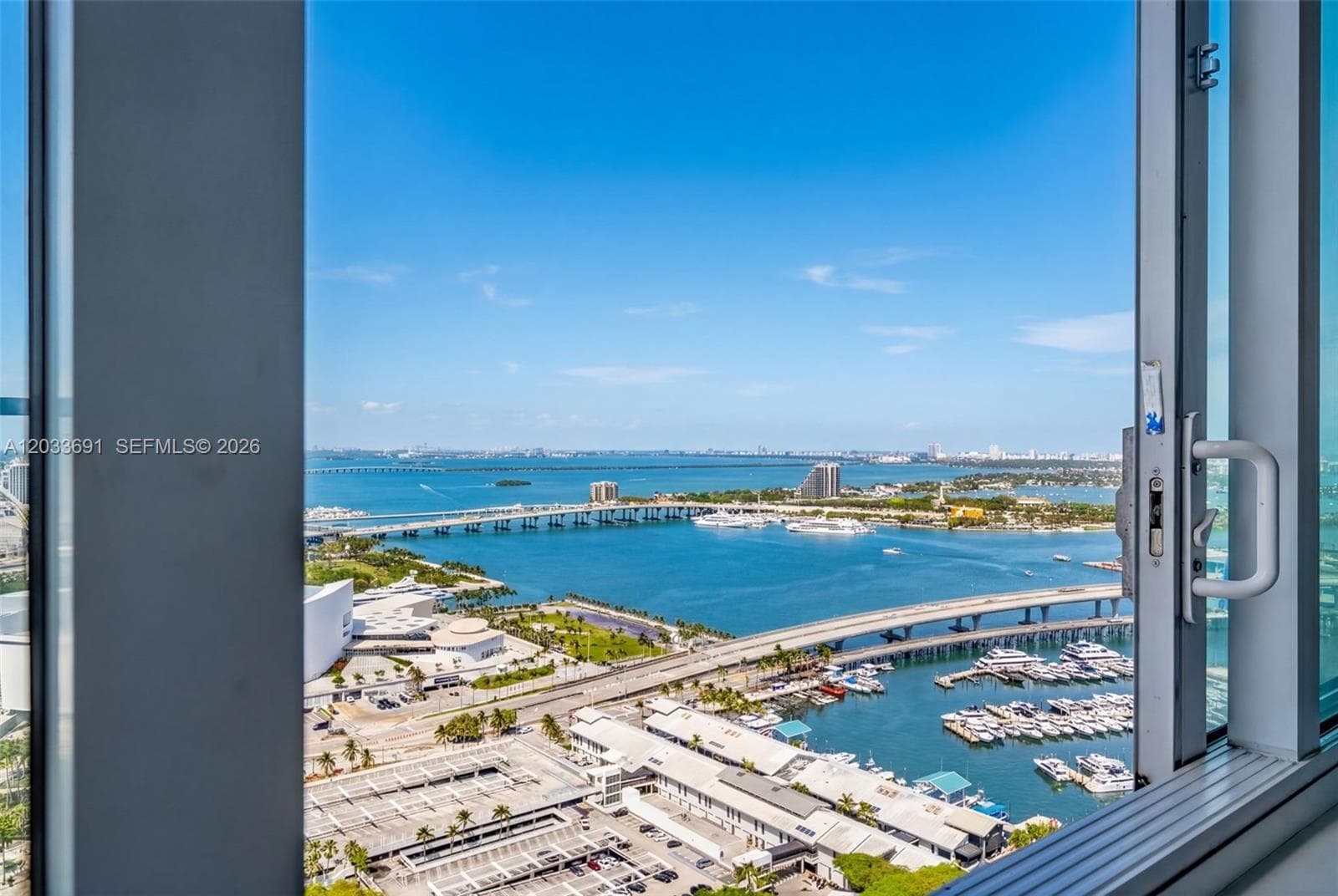 244 Biscayne Blvd # 3702, Miami FL 33132 — 11
