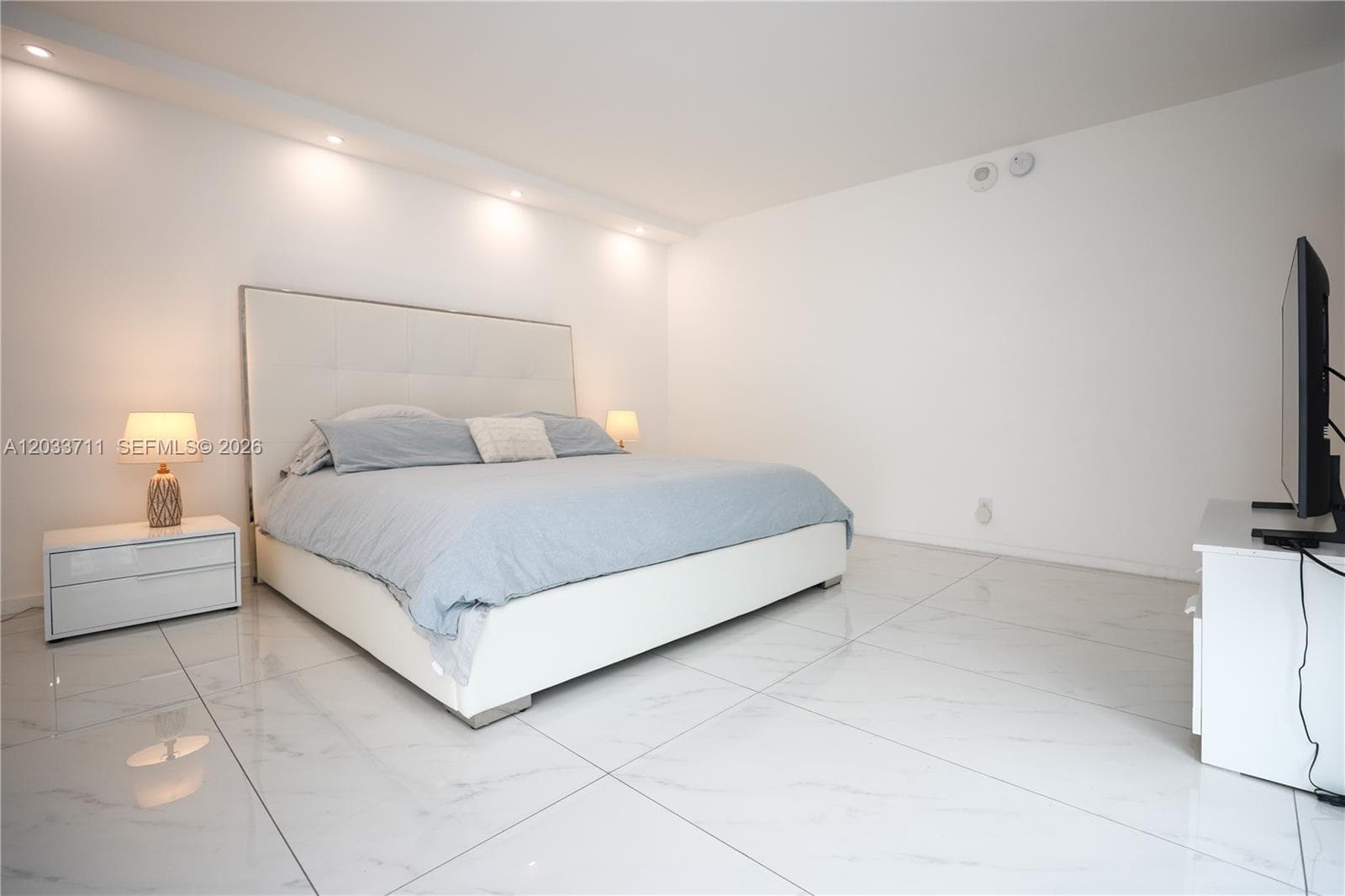 100 Bayview Dr # 527, Sunny Isles Beach FL 33160 — 62