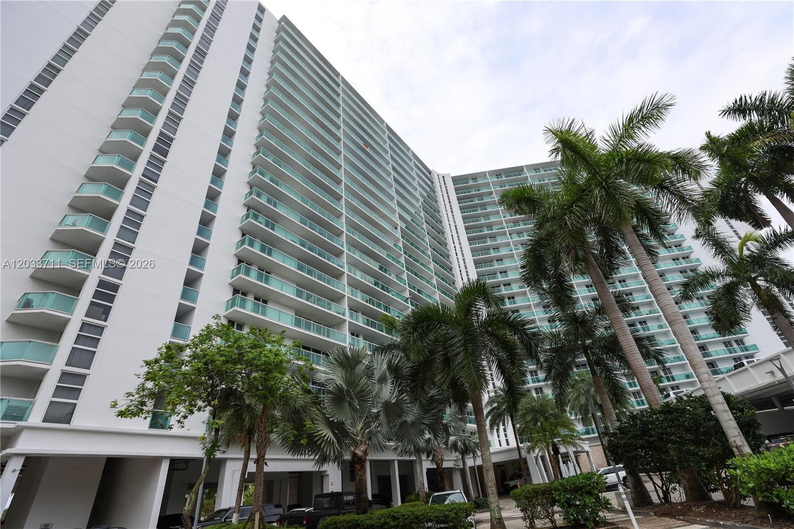 100 Bayview Dr # 527, Sunny Isles Beach FL 33160 — 2