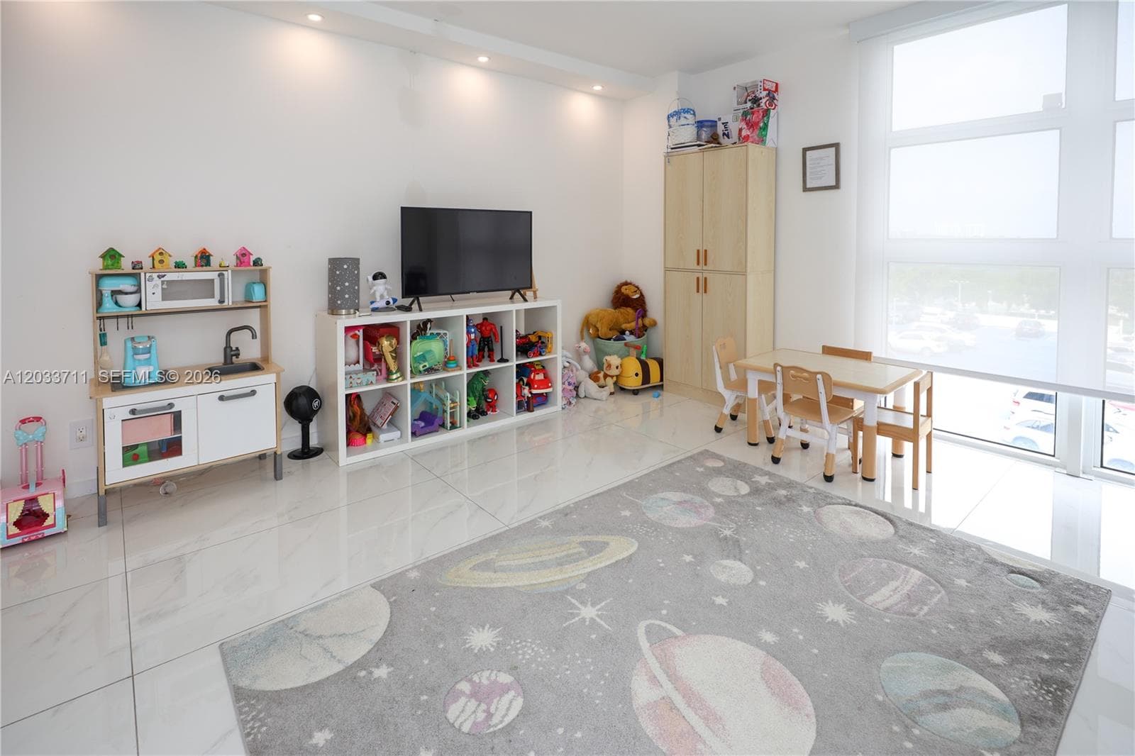 100 Bayview Dr # 527, Sunny Isles Beach FL 33160 — 52