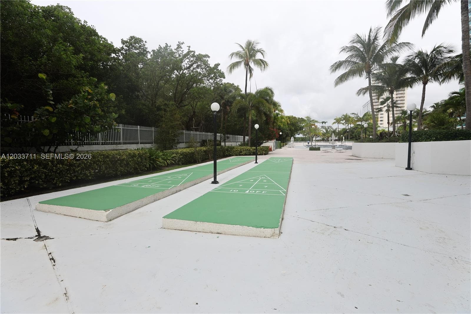 100 Bayview Dr # 527, Sunny Isles Beach FL 33160 — 73