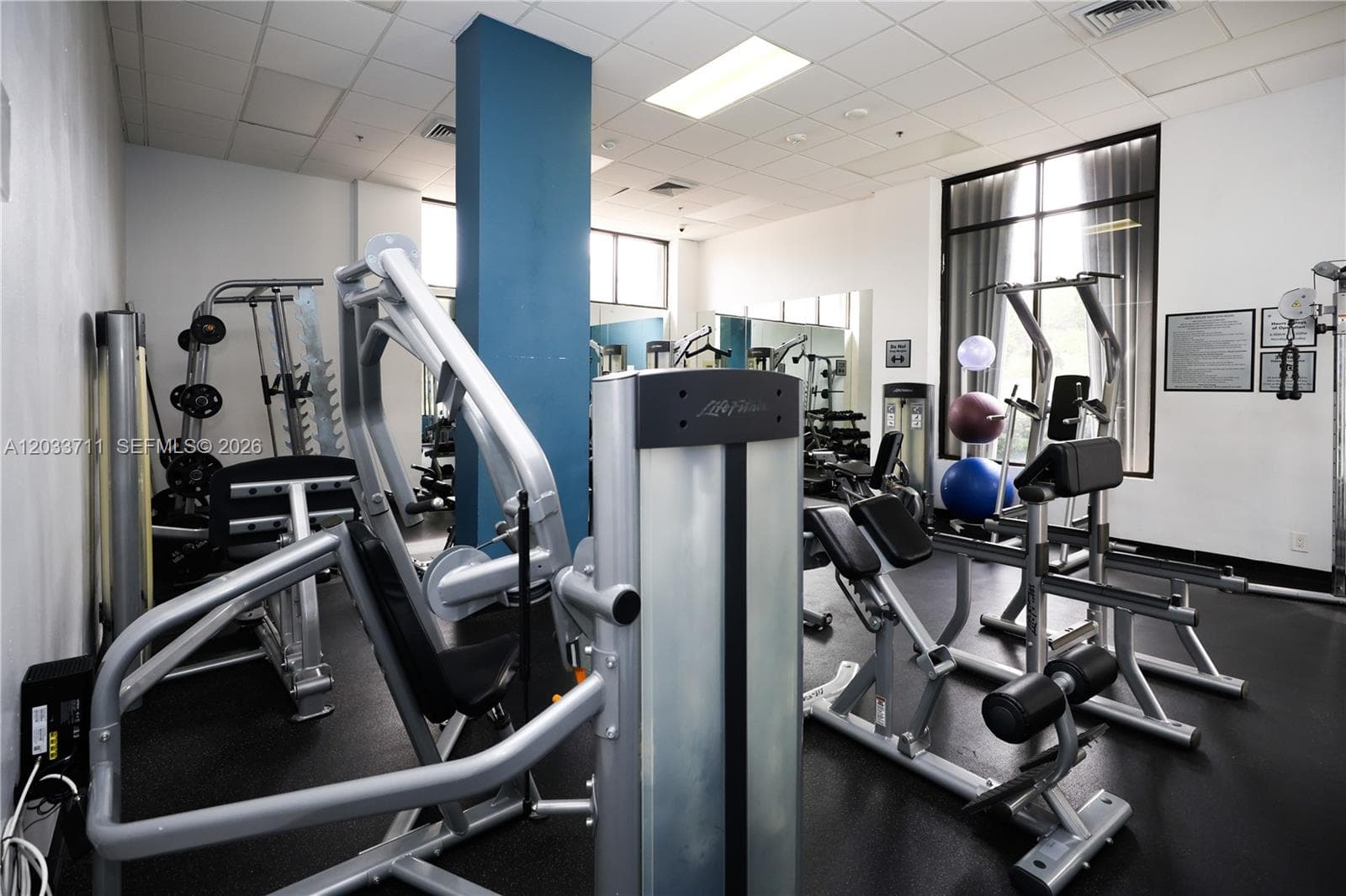 100 Bayview Dr # 527, Sunny Isles Beach FL 33160 — 71