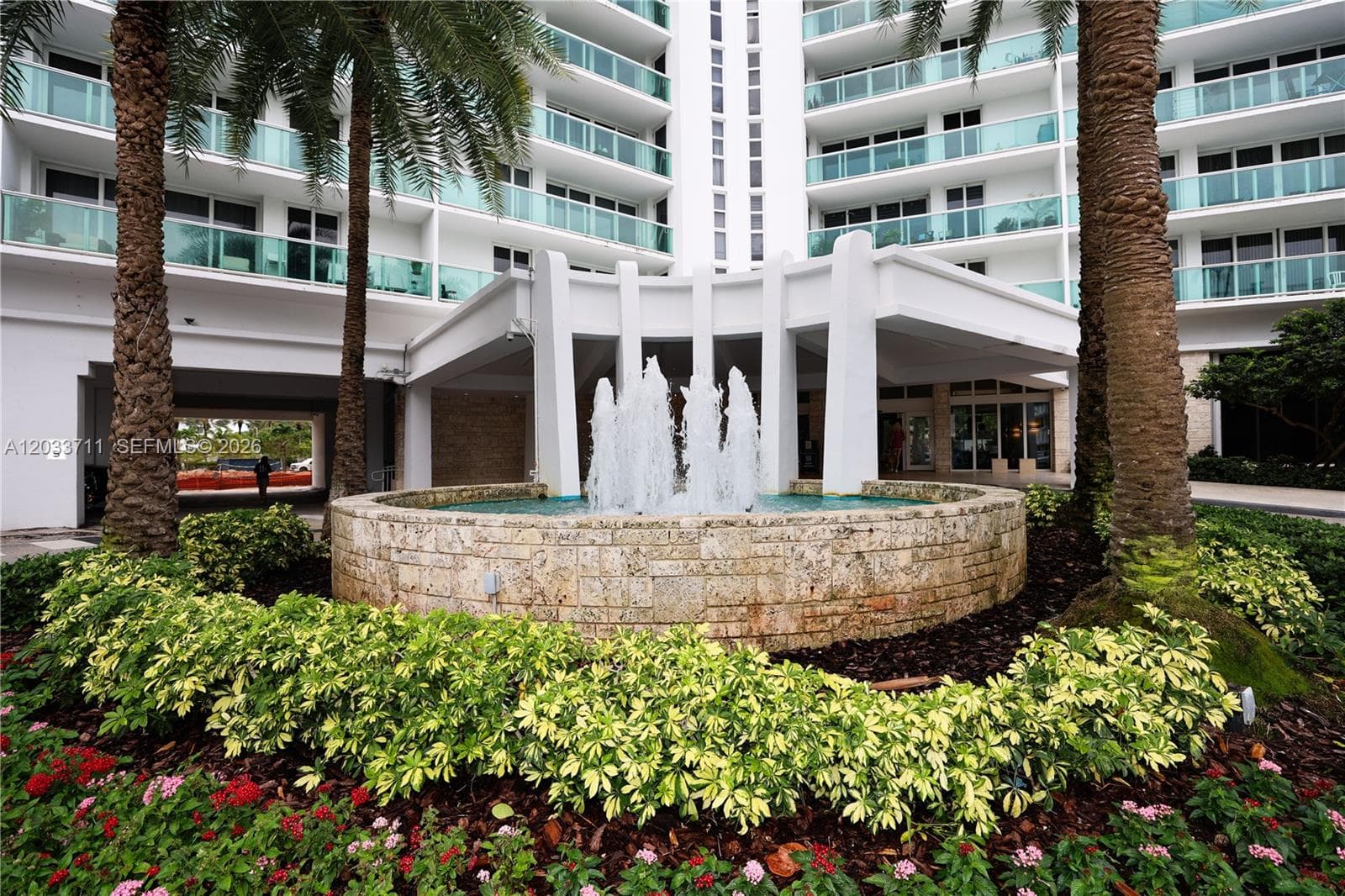 100 Bayview Dr # 527, Sunny Isles Beach FL 33160 — 1