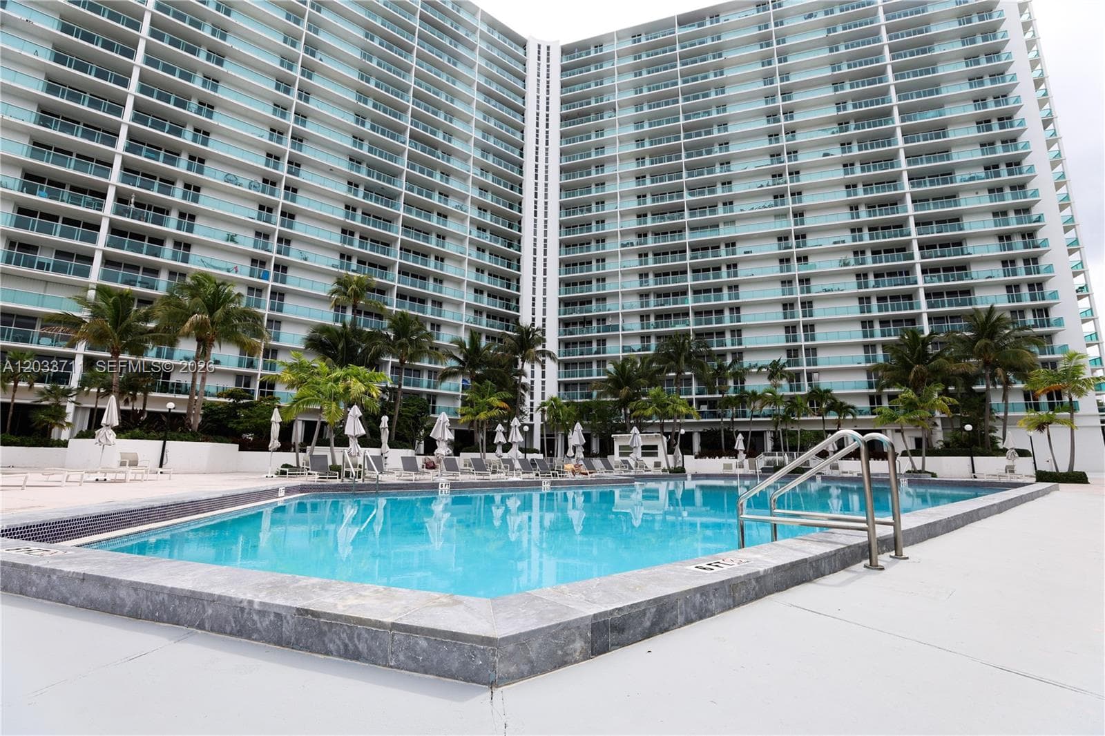 100 Bayview Dr # 527, Sunny Isles Beach FL 33160 — 82