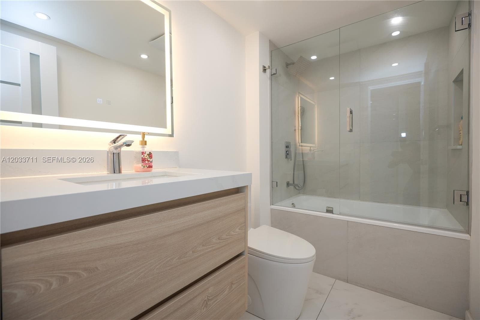 100 Bayview Dr # 527, Sunny Isles Beach FL 33160 — 44