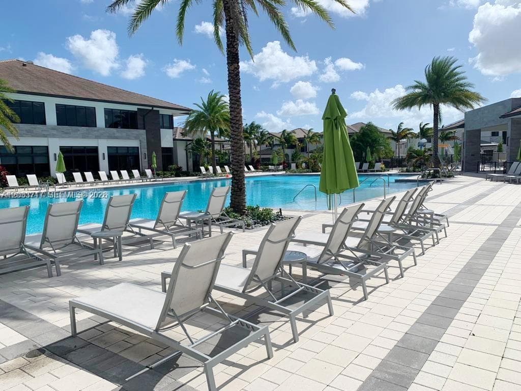 8265 NW 41 ST # 110, Doral FL 33166 — 25