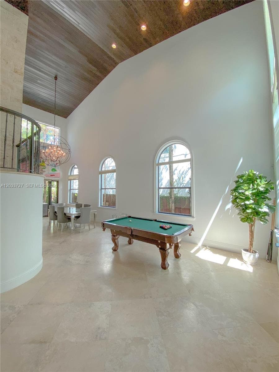 2561 Trapp Ave, Miami FL 33133 — 2