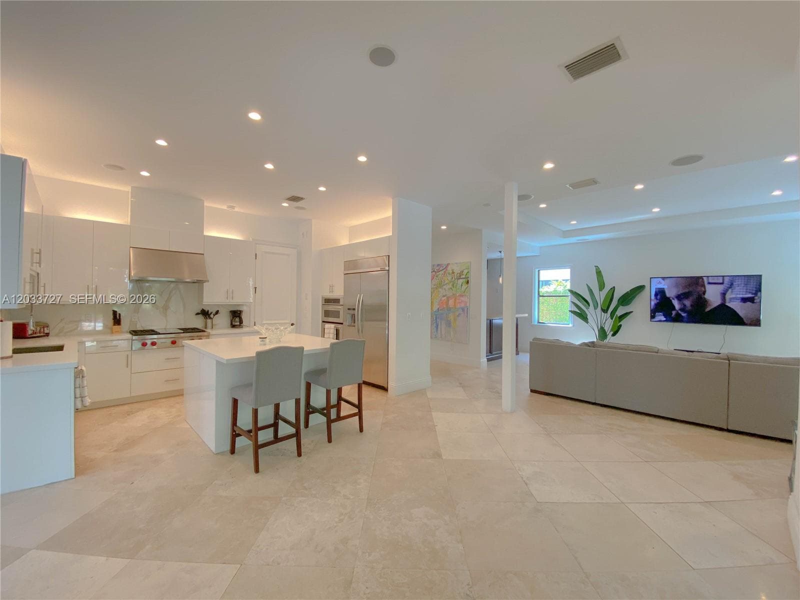 2561 Trapp Ave, Miami FL 33133 — 6