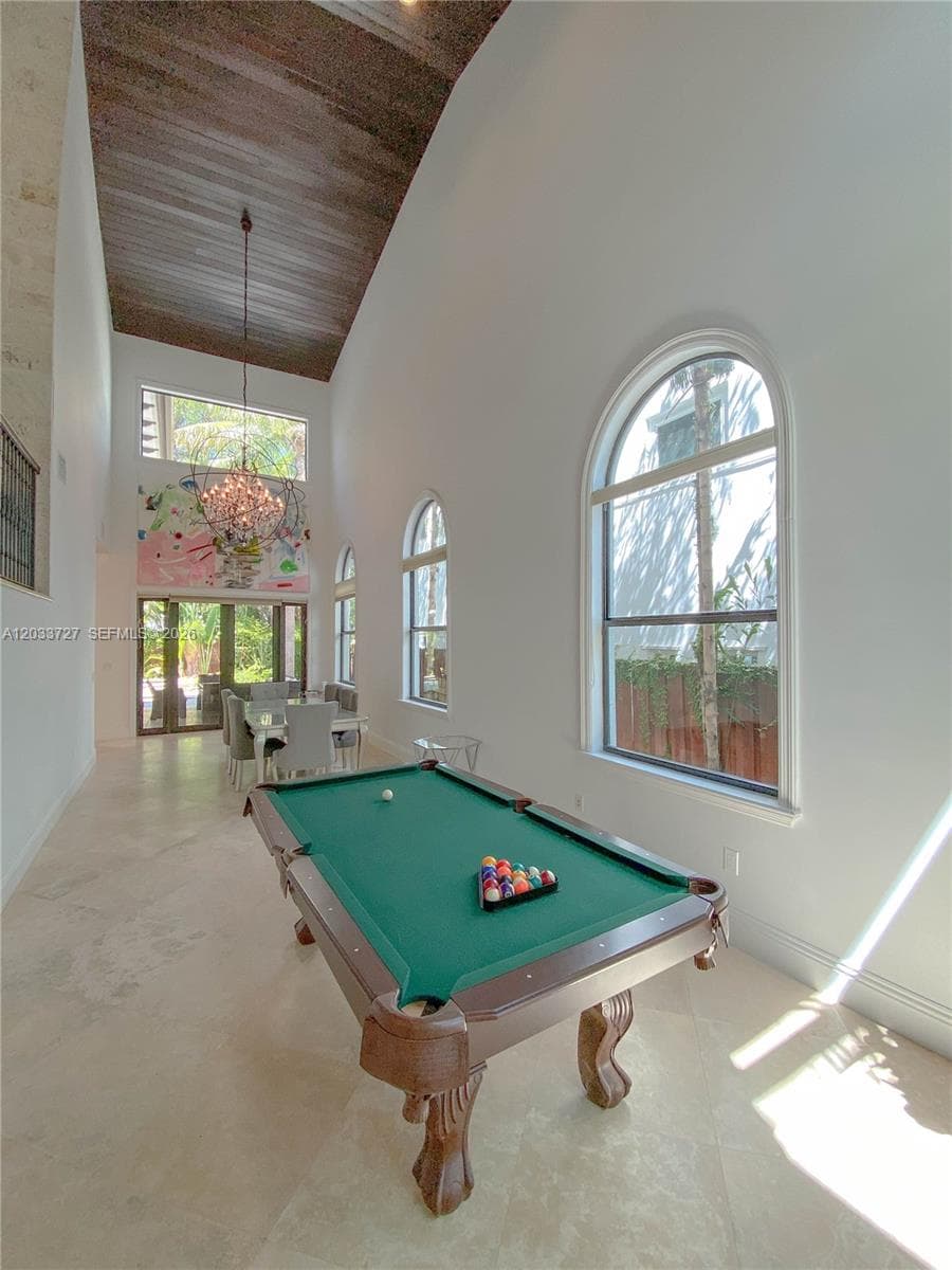 2561 Trapp Ave, Miami FL 33133 — 3