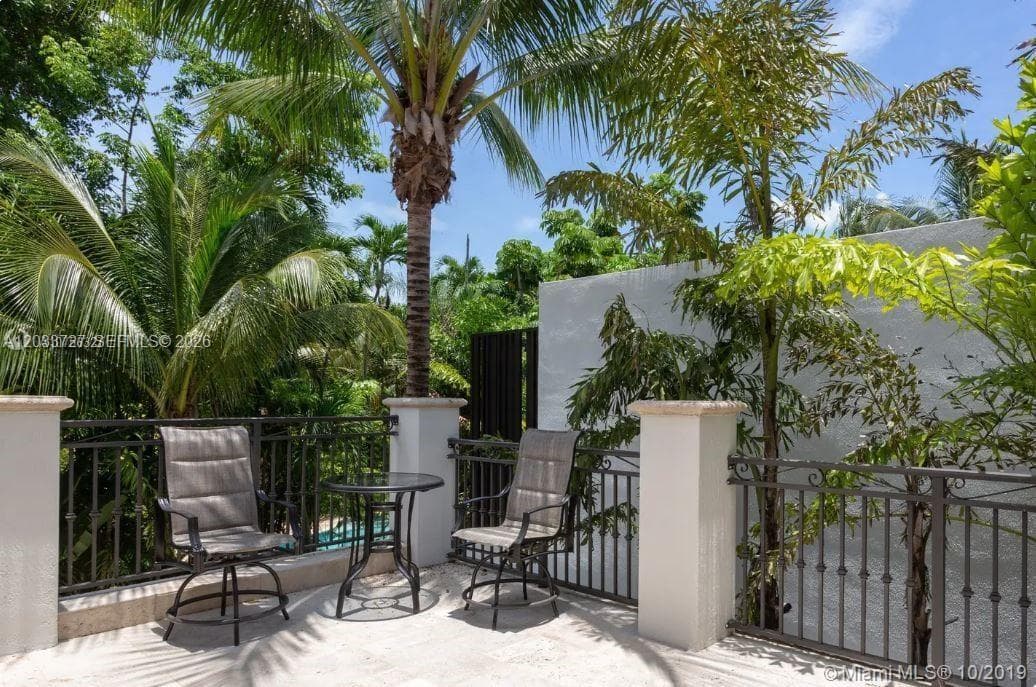 2561 Trapp Ave, Miami FL 33133 — 14