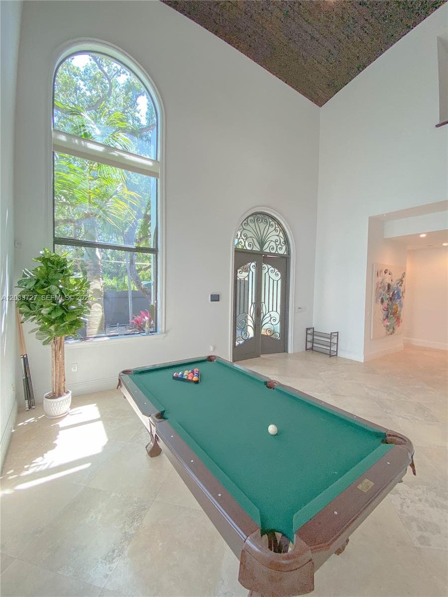 2561 Trapp Ave, Miami FL 33133 — 4