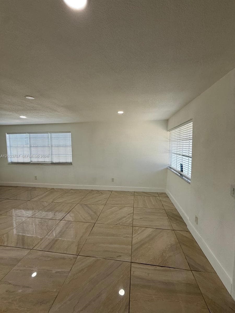 1749 NW 154th St, Miami Gardens FL 33054 — 14